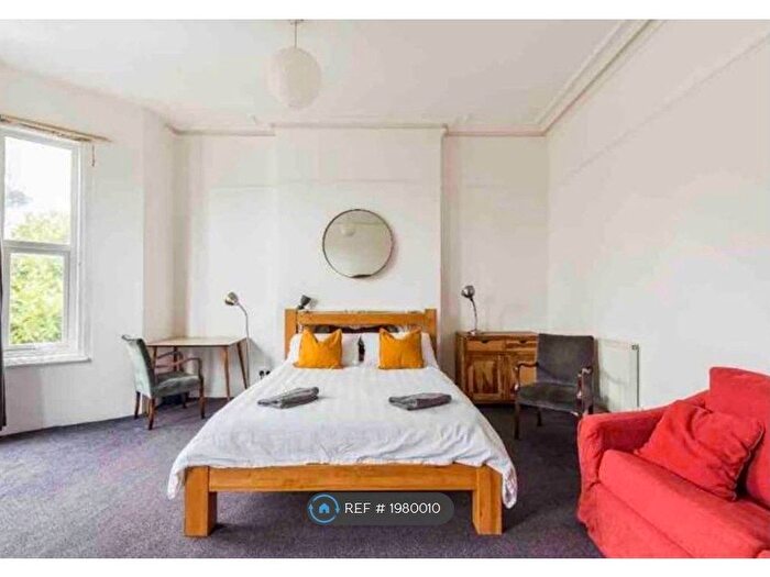 7 Bedroom Semi-Detached House To Rent In Upper Chorlton Road, Manchester, M16