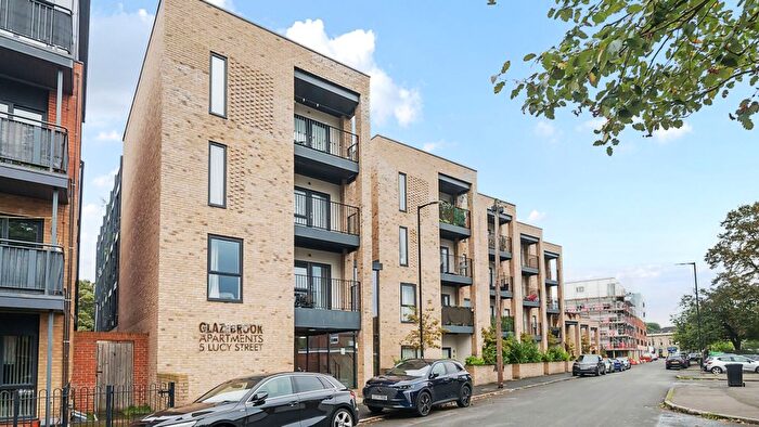 2 Bedroom Flat For Sale In Old Trafford, Manchester, M15