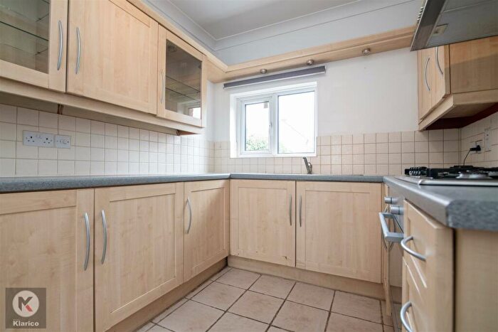 3 Bedroom Semi-Detached House For Sale In Warwick Road, Acocks Green, B27