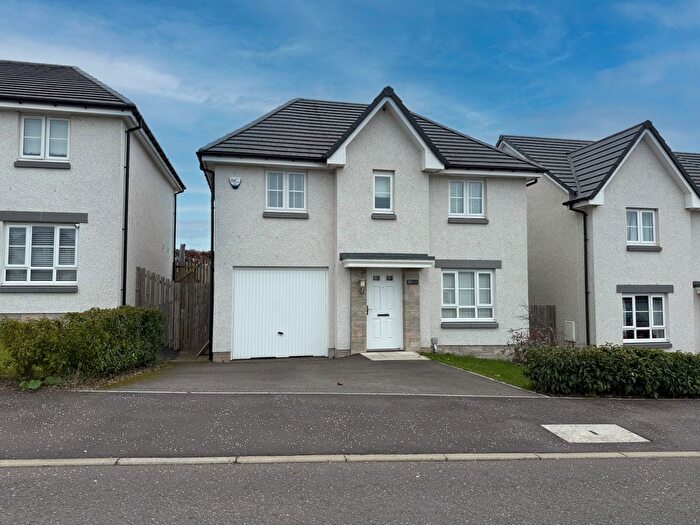 4 Bedroom Detached House For Sale In Speckle Park Road, Huntingtower, Perth, PH1