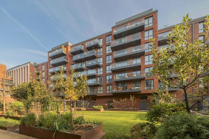 2 Bedroom Flat To Rent In Gaumont Place, London, SW2