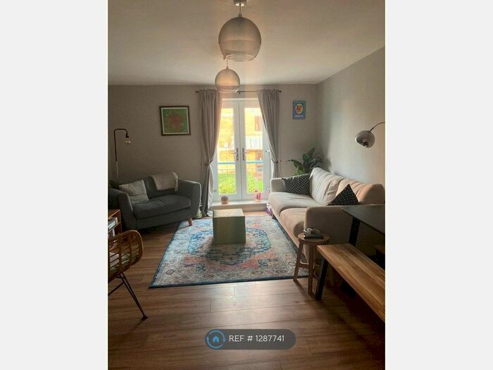 2 Bedroom Flat To Rent In Crates Close, Kingswood, Bristol BS15