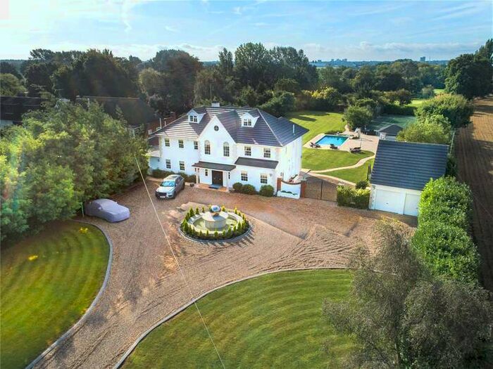 5 Bedroom Detached House For Sale In Greenways, Hall Road, Rochford, SS4