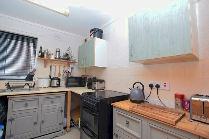 1 Bedroom Flat For Sale In Brooklands Avenue, Atherton, M46