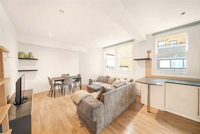 3 Bedroom Flat To Rent In High Holborn, London, WC1V