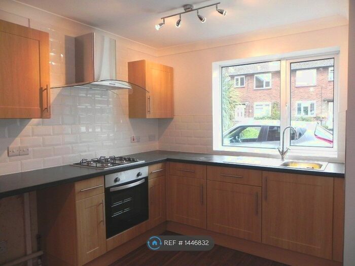 1 Bedroom Maisonette To Rent In Ritz Court, Potters Bar, EN6