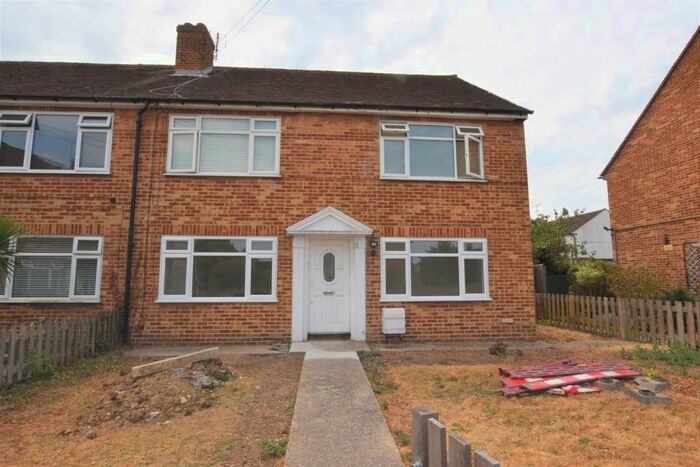 2 Bedroom Flat To Rent In Royal Avenue, Waltham Cross, EN8
