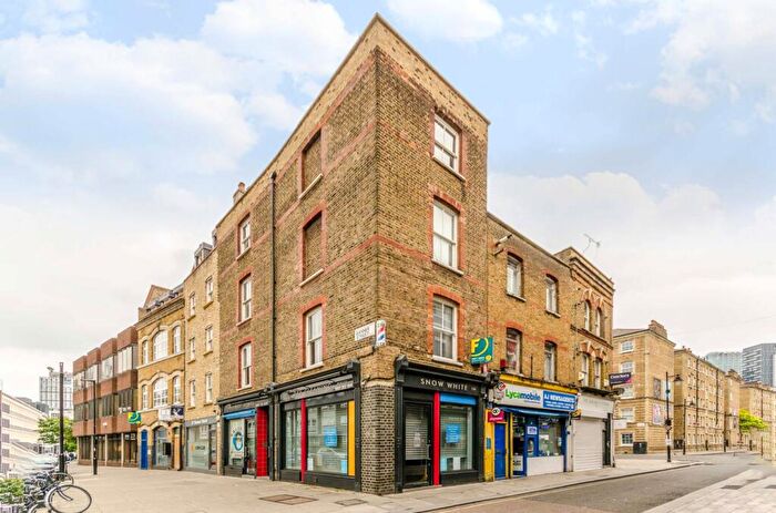2 Bedroom Flat To Rent In Whitecross Street, Clerkenwell, London, EC1Y
