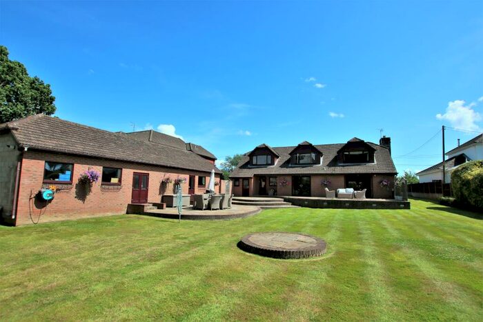 4 Bedroom Chalet For Sale In West End, Southampton, SO30