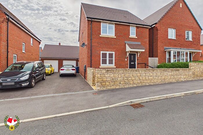 3 Bedroom Detached House For Sale In Claydon Way, Pamington, Tewkesbury, GL20