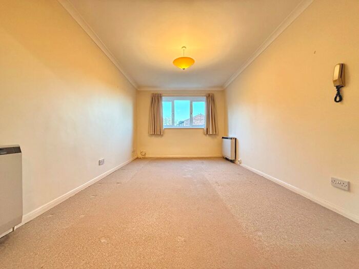 1 Bedroom Flat To Rent In Springvale, Maidstone, ME16