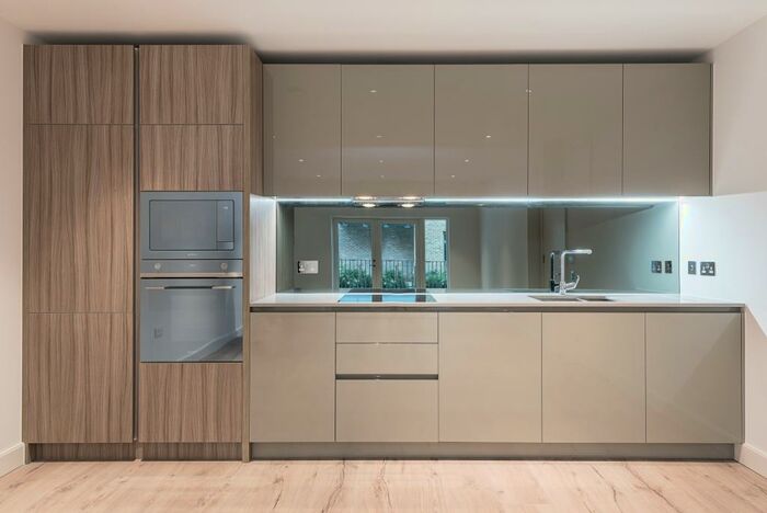 1 Bedroom Apartment To Rent In High Street London, N8