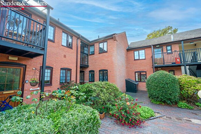 1 Bedroom Apartment For Sale In Oversley House, Kinwarton Road, Alcester, B49