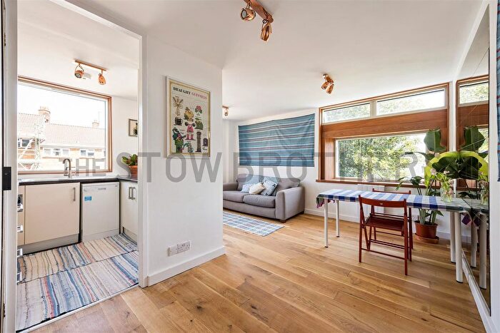 2 Bedroom Flat To Rent In Prospect Hill, London, E17