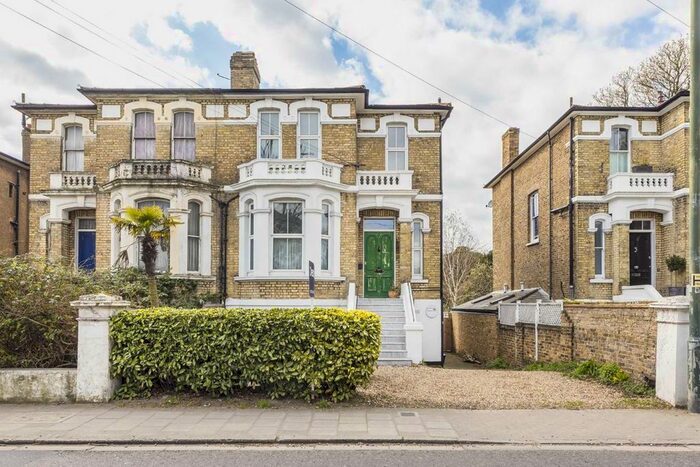 2 Bedroom Flat To Rent In Uxbridge Road, Hampton Hill, Hampton, TW12