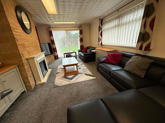 3 Bedroom Bungalow To Rent In Merlin Way, Covingham, Swindon, Wiltshire, SN3