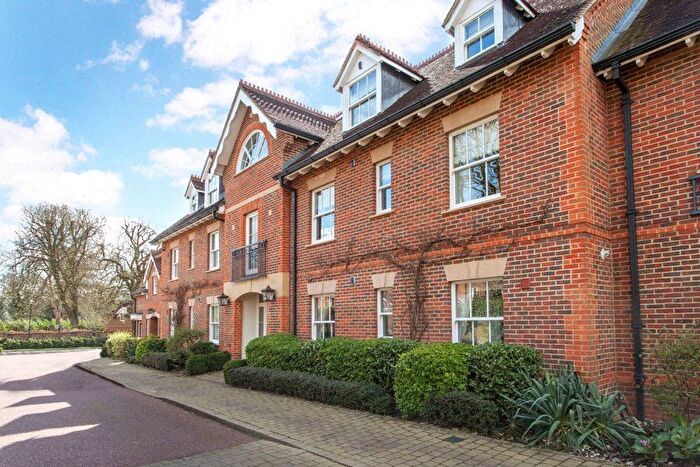 2 Bedroom Flat For Sale In Wethered Park, Marlow, Buckinghamshire, SL7