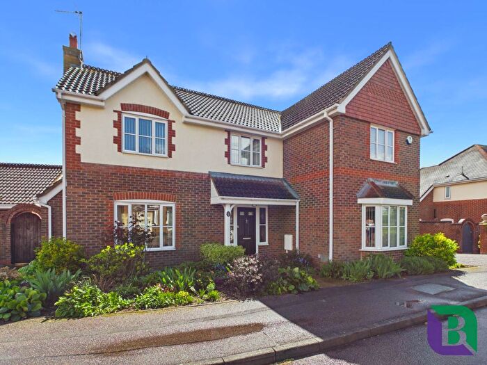 4 Bedroom Detached House For Sale In Ravel Close, Old Farm Park, MK7