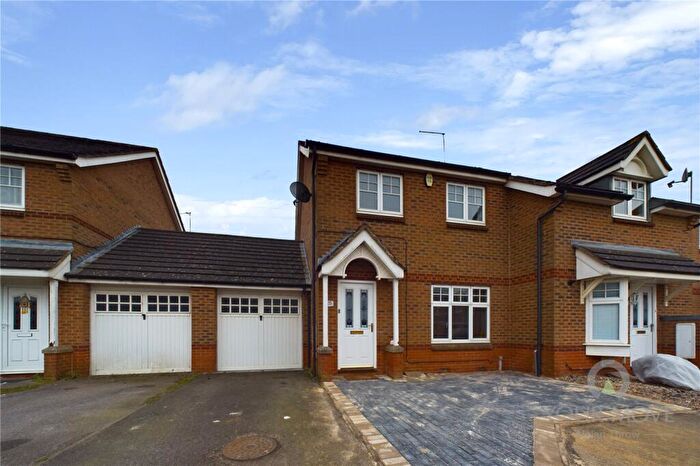 3 Bedroom End Of Terrace House For Sale In Thomas Chapman Grove, Southbridge, Northampton, NN4