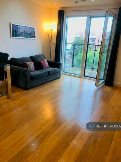 1 Bedroom Flat To Rent In Railway Terrace, Slough, SL2