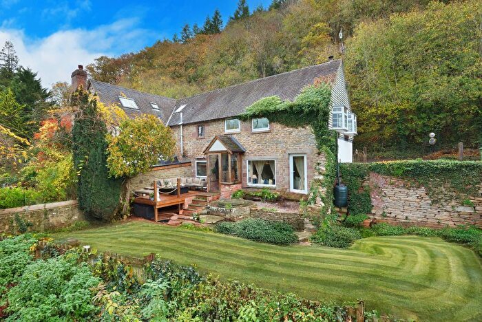 4 Bedroom Semi Detached House For Sale In Mordiford, Hereford, Herefordshire, HR1