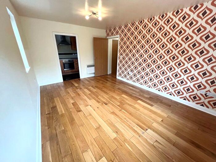 2 Bedroom Flat To Rent In Ellesmere Green, Eccles, Manchester, M30