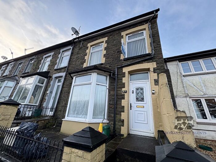 3 Bedroom End Of Terrace House To Rent In The Avenue, Pontygwaith, Ferndale, Rhondda Cynon Taff., CF43