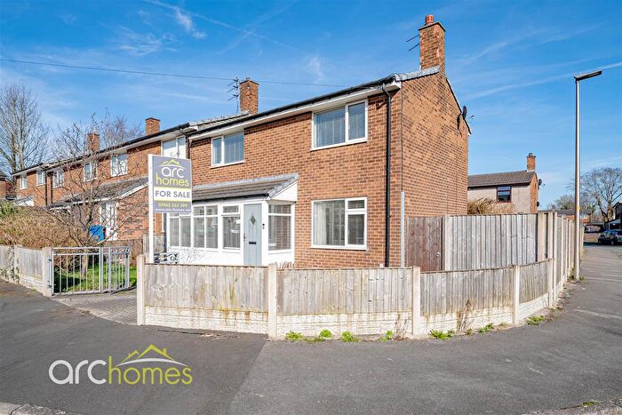 3 Bedroom Semi Detached House For Sale In Chestnut Avenue, Atherton, Manchester, M46