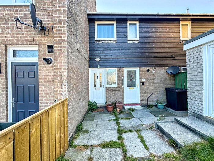 2 Bedroom Flat For Sale In Basildon Gardens, Wallsend, Tyne And Wear, NE28