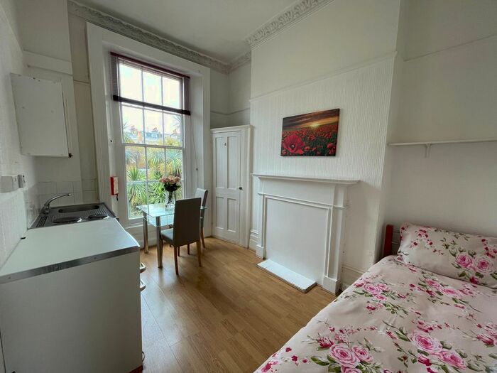 Studio To Rent In Oakley Street, London, SW3
