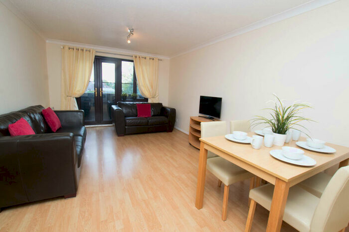 1 Bedroom Flat To Rent In Godolphin Court, Southgate, Crawley, RH10