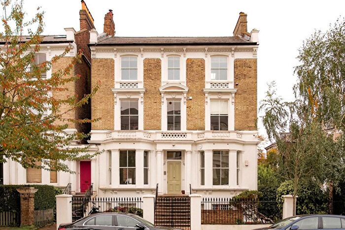 3 Bedroom Flat For Sale In Oxford Gardens, North Kensington, London, W10