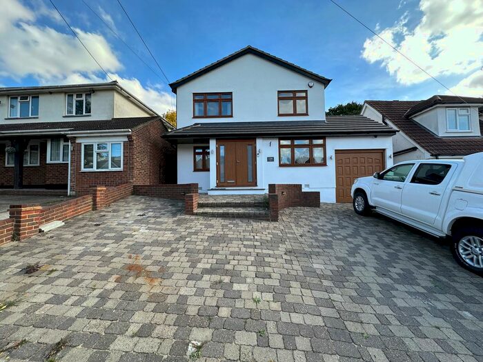 4 Bedroom Detached House To Rent In Thundersley Park Road, Benfleet, SS7
