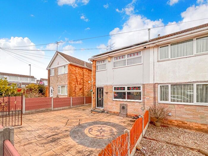 4 Bedroom Semi Detached House For Sale In Topcliffe Mead, Leeds, West Yorkshire, LS27