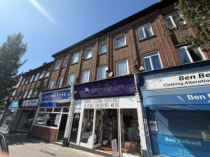 Terraced House For Sale In Hamlet Court Road, Westcliff-on-sea, SS0