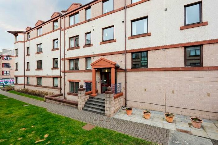 2 Bedroom Flat To Rent In Dorset Place, Polwarth, Edinburgh, EH11