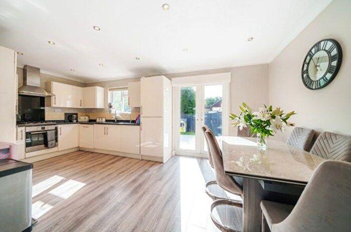 3 Bedroom Semi Detached House For Sale In Upshire Road, Waltham Abbey, EN9