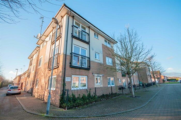 2 Bedroom Flat For Sale In Derwent Court, Hobart Close, Chelmsford, CM1
