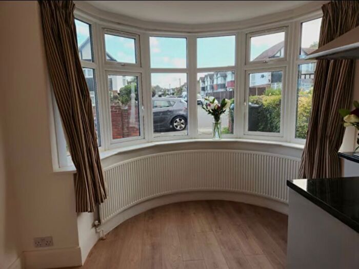 1 Bedroom Flat To Rent In Haselbury Road, Edmonton, N18