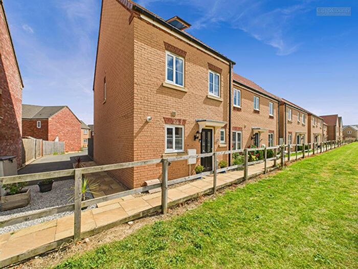 3 Bedroom Town House For Sale In Ayr View, Bourne, PE10