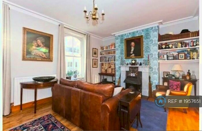 2 Bedroom Flat To Rent In Miranda Road, London, N19