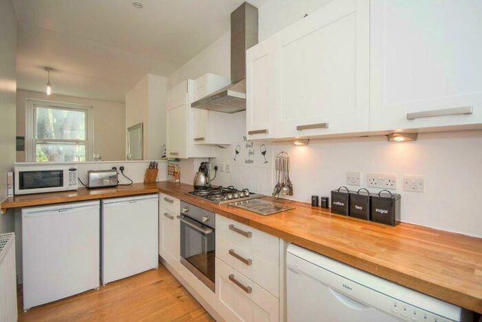 2 Bedroom Flat To Rent In Browning Street, Walworth, SE17