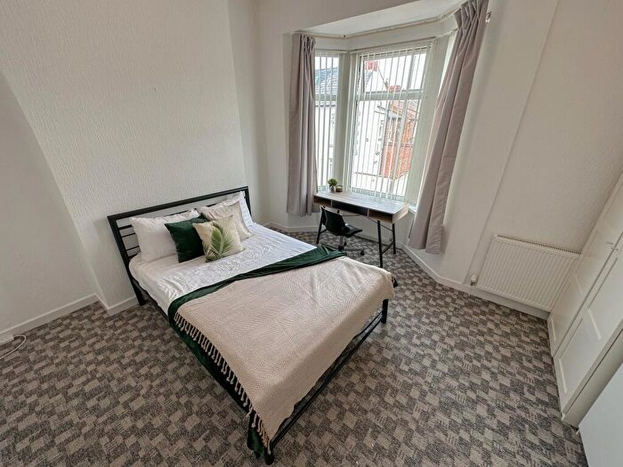 3 Bedroom House To Rent In Adelaide Road, L7