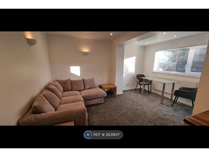 1 Bedroom Flat To Rent In Alwoodley Lane, Leeds, LS17