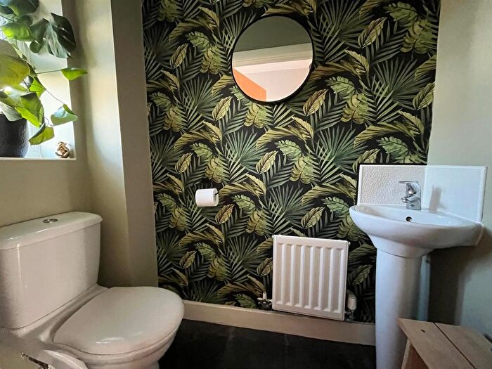 2 Bedroom Semi-Detached House For Sale In Hart Mill Close, Mossley, Ashton-Under-Lyne, OL5