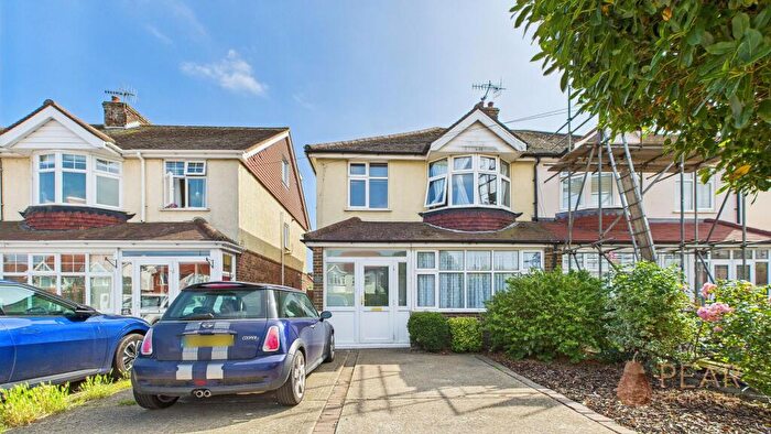 3 Bedroom Semi-Detached House To Rent In Crabtree Lane, Lancing, BN15