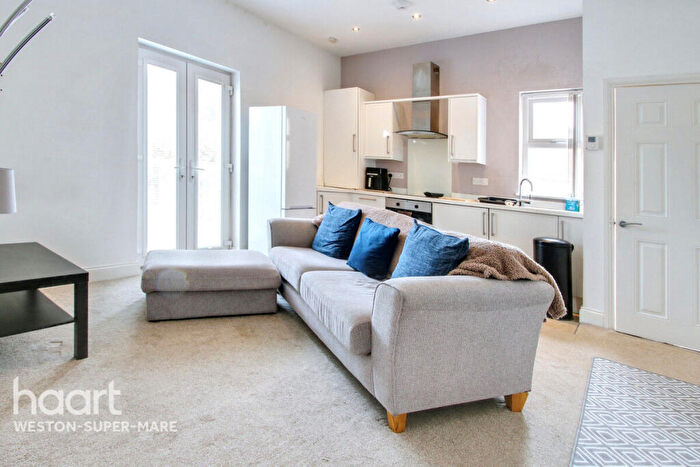 2 Bedroom Flat To Rent In Kew Road, Weston-Super-Mare, BS23