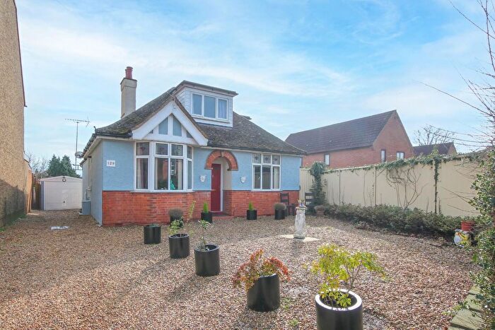 3 Bedroom Chalet To Rent In Wing Road, Leighton Buzzard, LU7