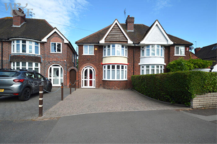 3 Bedroom Semi-Detached House For Sale In Wood End Lane, Birmingham, B24