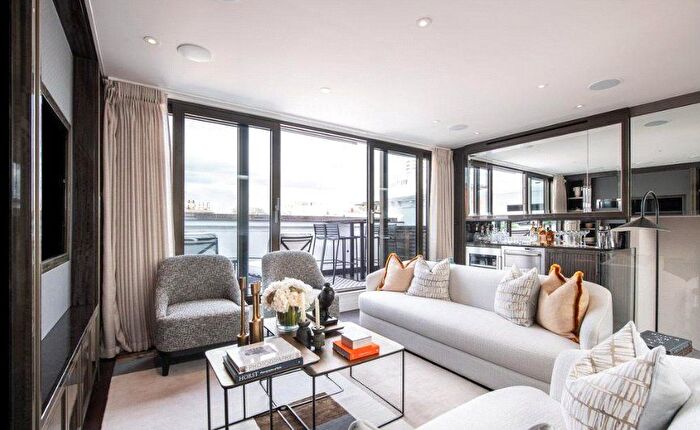 3 Bedroom Flat To Rent In - Prince Of Wales Terrace, Kensington, London, W8